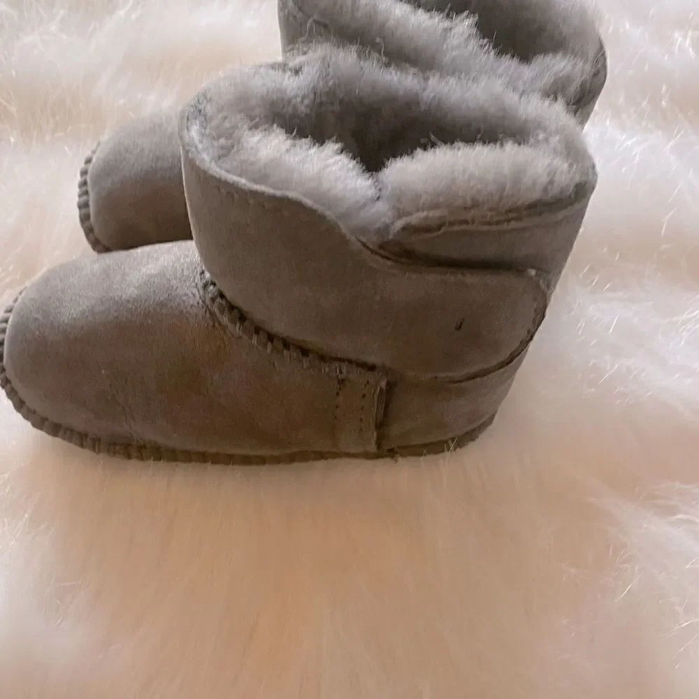 Emu little feet